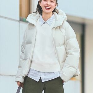 UNIQLO Seamless Down Parka in Off-White